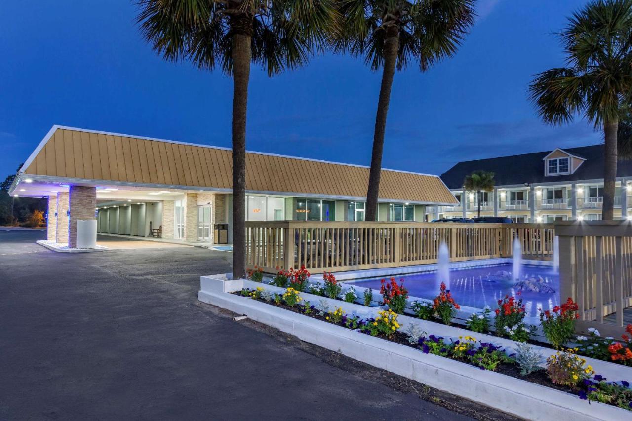 פאוליס איילנד Quality Inn & Suites מראה חיצוני תמונה