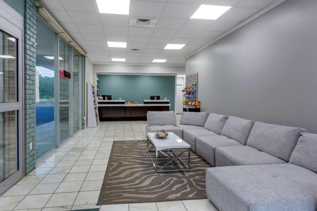 פאוליס איילנד Quality Inn & Suites מראה חיצוני תמונה