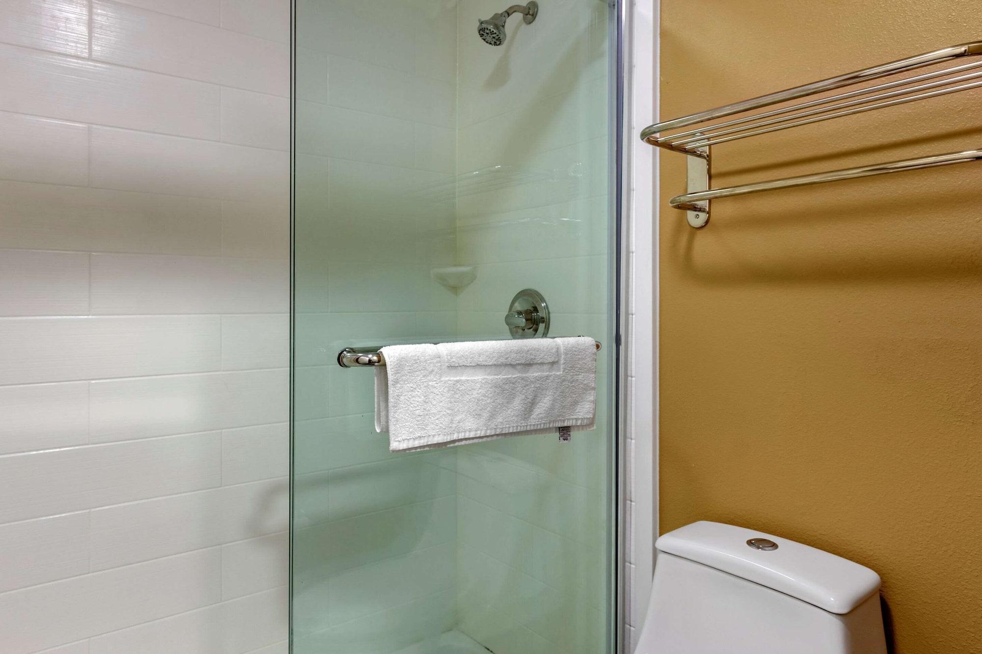פאוליס איילנד Quality Inn & Suites מראה חיצוני תמונה