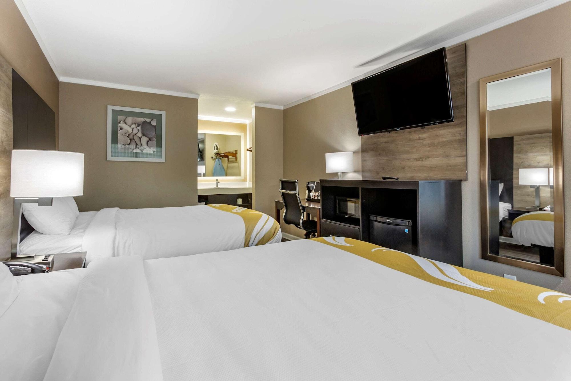 פאוליס איילנד Quality Inn & Suites מראה חיצוני תמונה