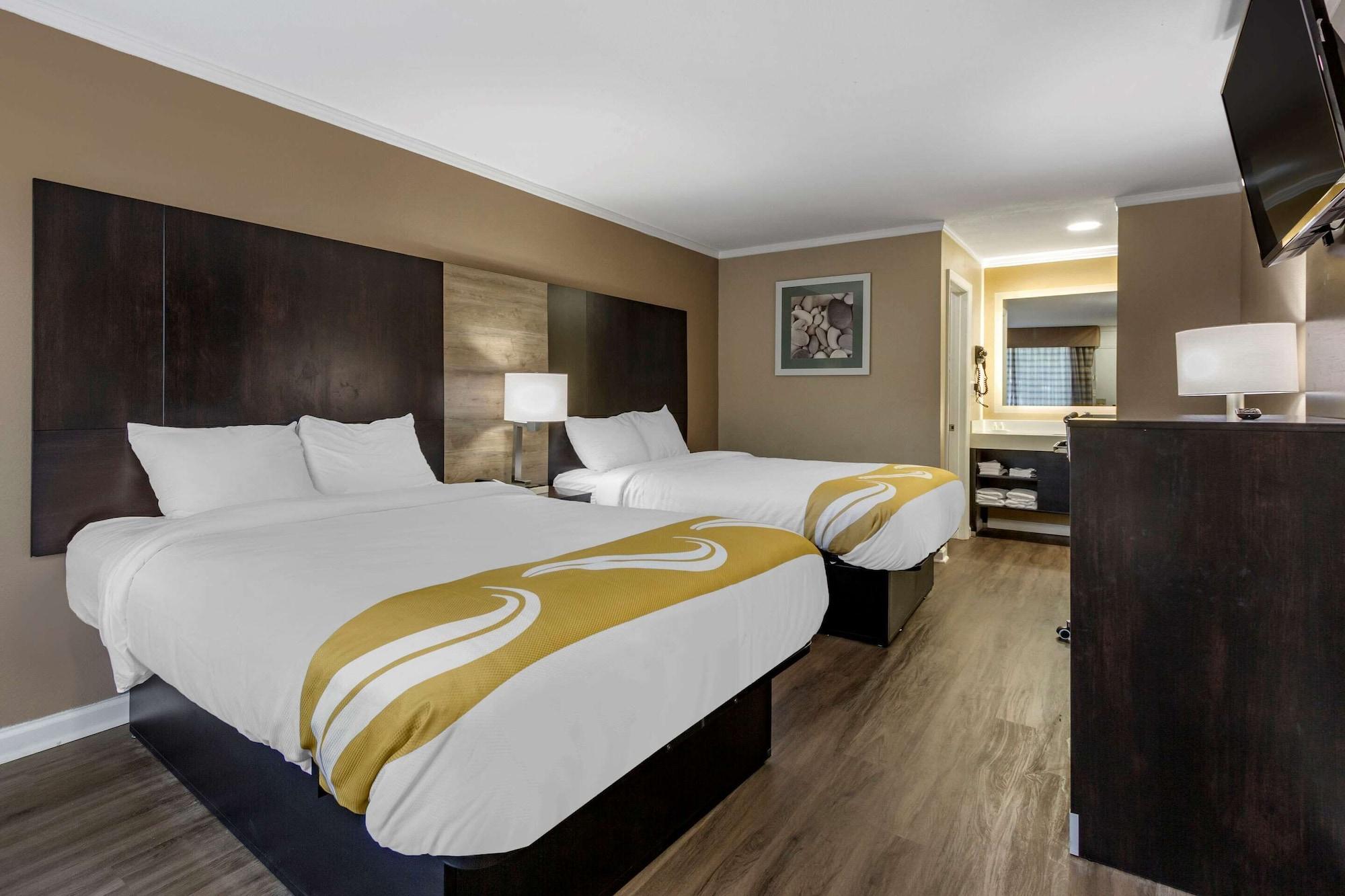 פאוליס איילנד Quality Inn & Suites מראה חיצוני תמונה