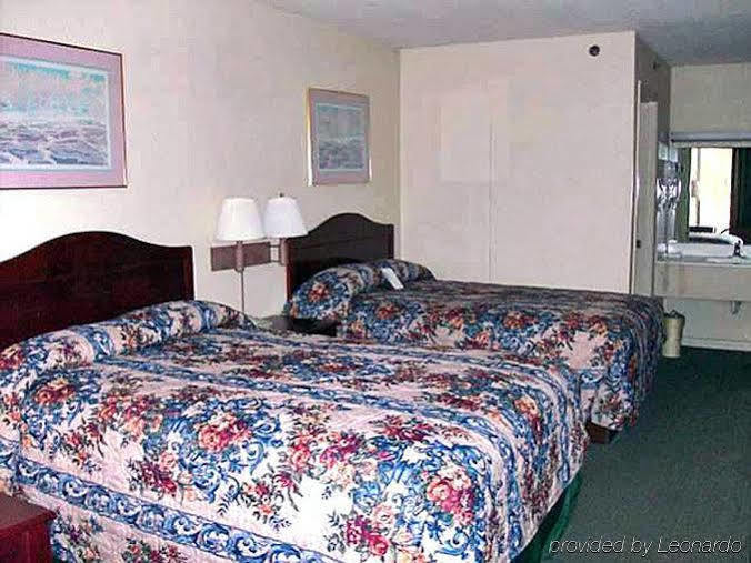 פאוליס איילנד Quality Inn & Suites מראה חיצוני תמונה