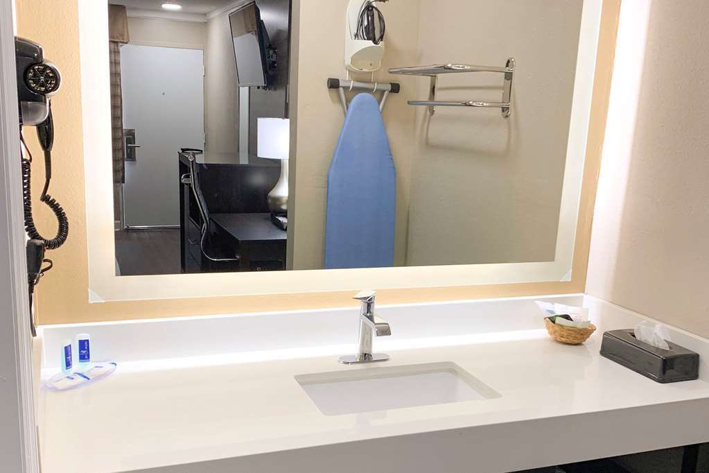 פאוליס איילנד Quality Inn & Suites חדר תמונה